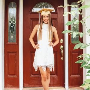 Meet your Posher, Holly